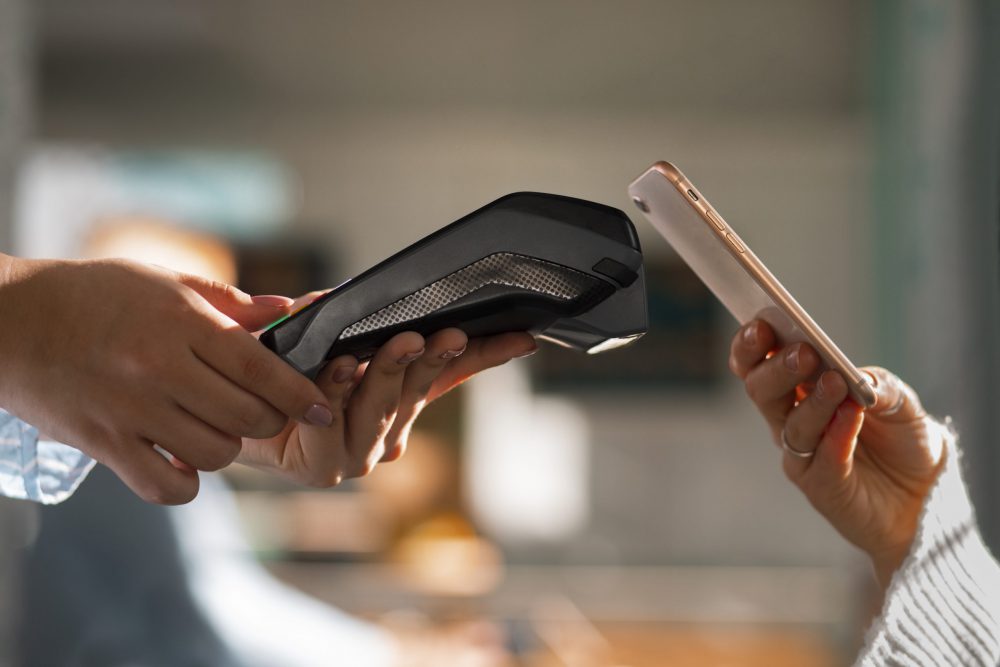8 benefícios dos pagamentos digitais para empresas e consumidores